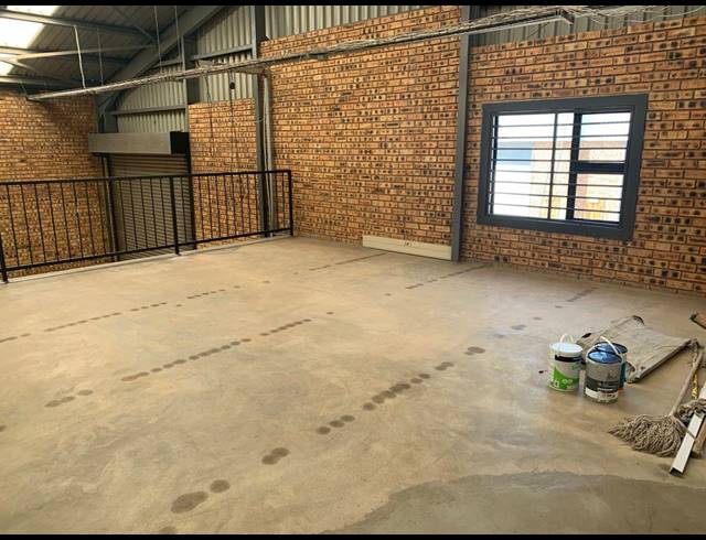411M² WAREHOUSE TO LET IN STRIJDOMPARK
